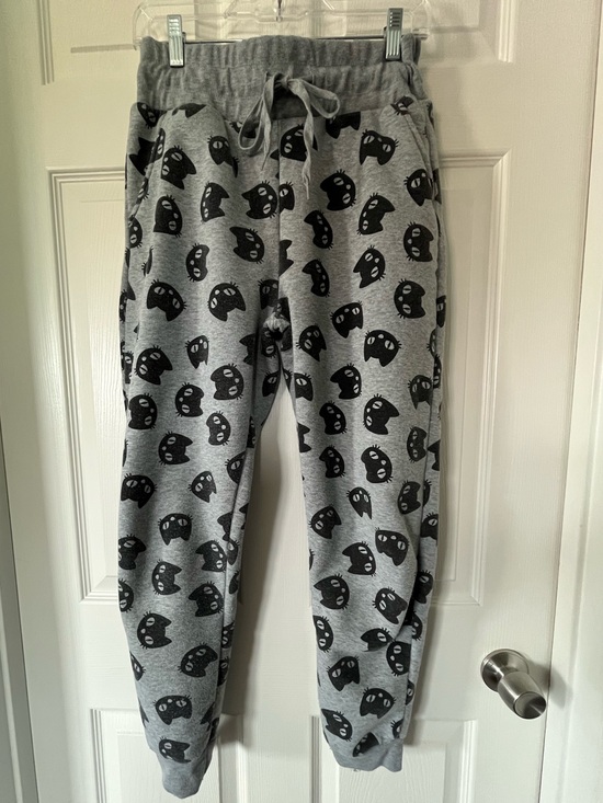 Better Together Pants - Better / Together Gray Sweat Pants with Black Cats
Size: Medium (Juniors)
